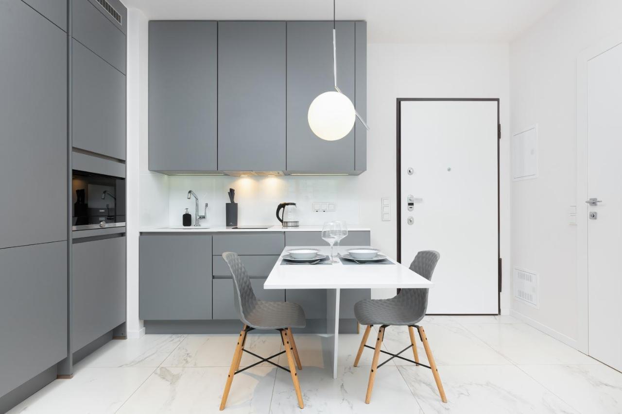 Mennica Residence - City Center Apartments By Noclegi Renters Varsovie Extérieur photo