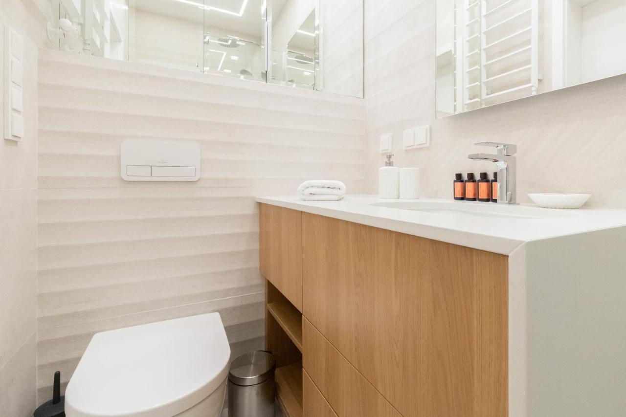 Mennica Residence - City Center Apartments By Noclegi Renters Varsovie Extérieur photo