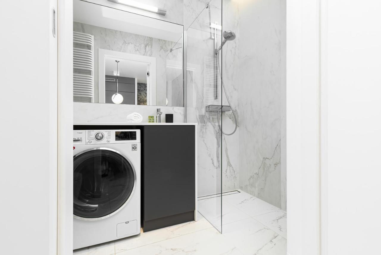 Mennica Residence - City Center Apartments By Noclegi Renters Varsovie Extérieur photo