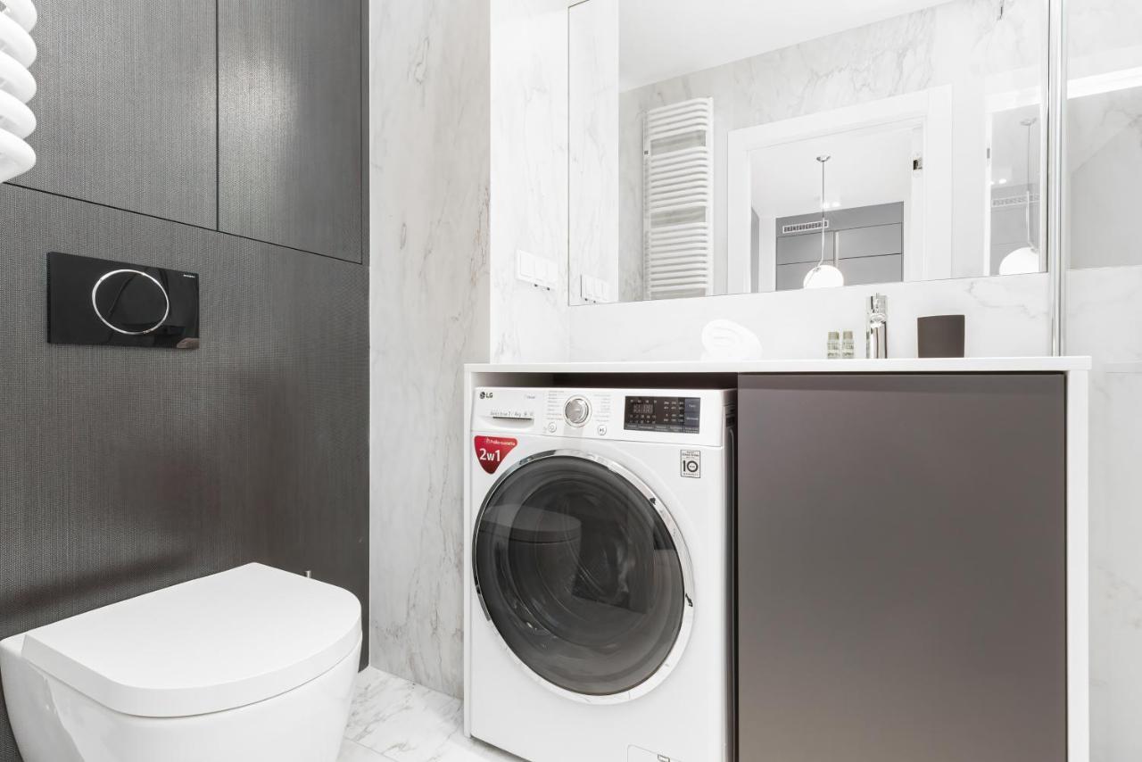 Mennica Residence - City Center Apartments By Noclegi Renters Varsovie Extérieur photo