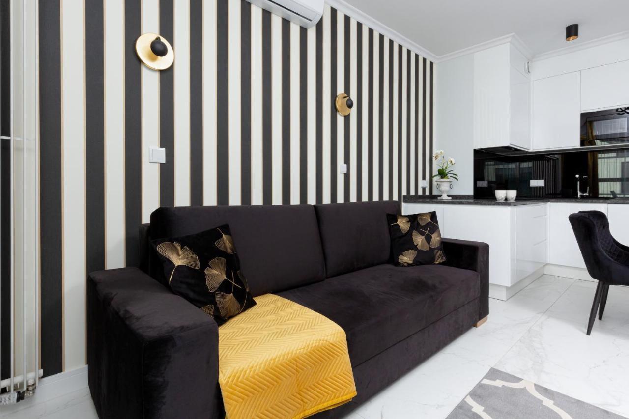 Mennica Residence - City Center Apartments By Noclegi Renters Varsovie Extérieur photo