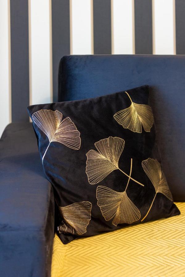 Mennica Residence - City Center Apartments By Noclegi Renters Varsovie Extérieur photo