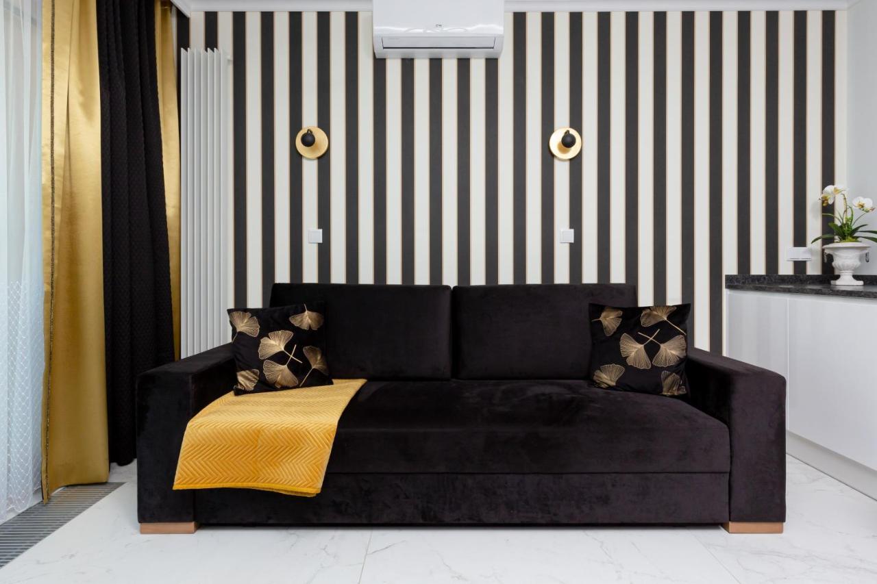 Mennica Residence - City Center Apartments By Noclegi Renters Varsovie Extérieur photo