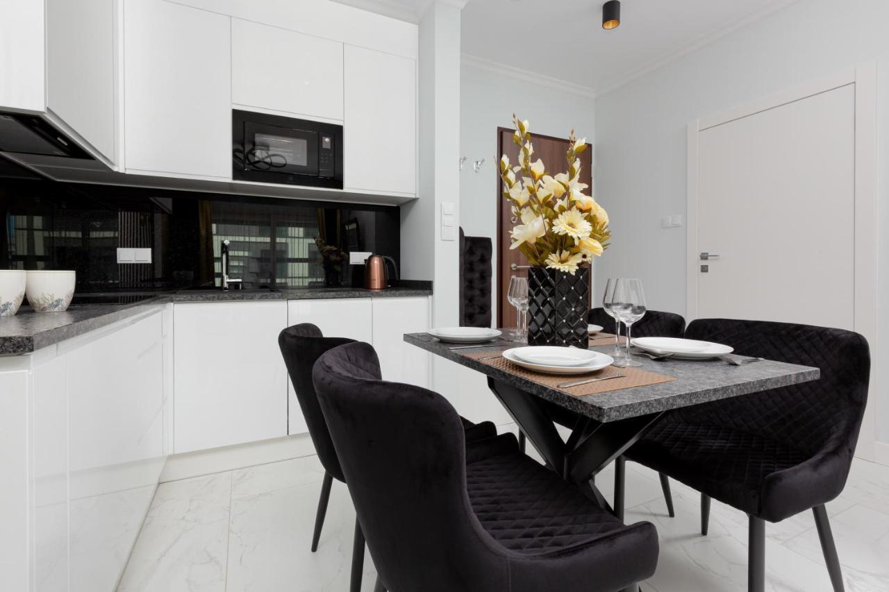 Mennica Residence - City Center Apartments By Noclegi Renters Varsovie Extérieur photo