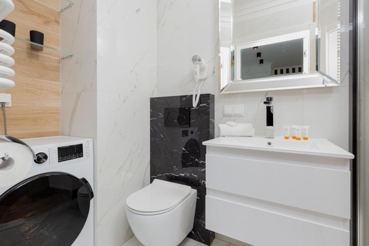 Mennica Residence - City Center Apartments By Noclegi Renters Varsovie Extérieur photo