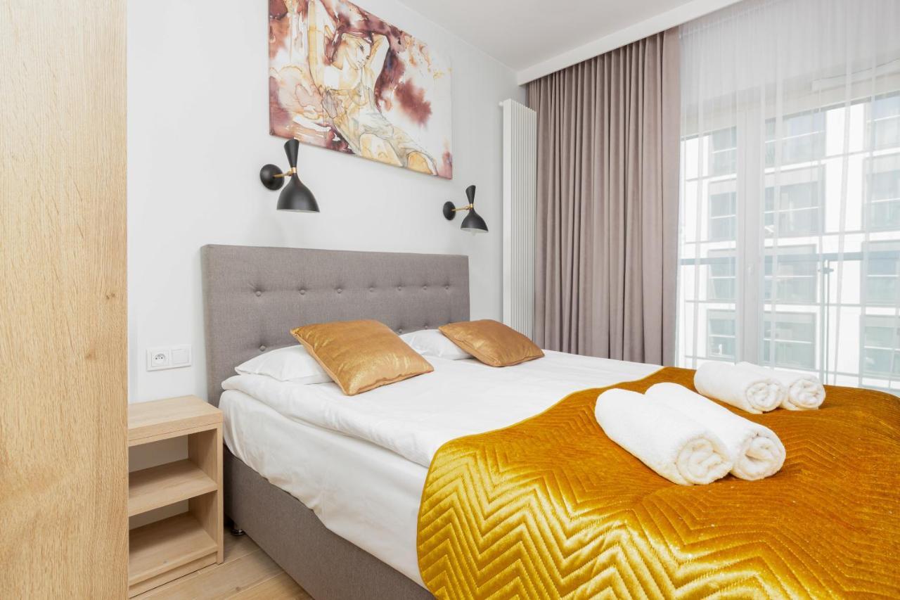 Mennica Residence - City Center Apartments By Noclegi Renters Varsovie Extérieur photo